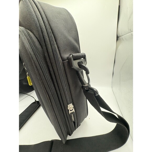 Case Logic VNC-218BLACK 18 Inch Laptop Bag Briefcase Soft Computer Unisex - Picture 15 of 15